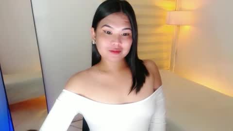 Y O U R        F U T U R E       K A Y L E E  online show from February 17, 4:20 am