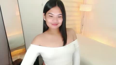 Y O U R        F U T U R E       K A Y L E E  online show from March 6, 12:32 am