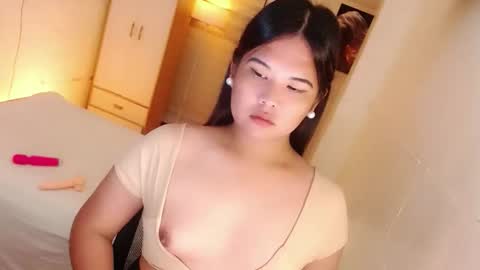 Y O U R        F U T U R E       K A Y L E E  online show from September 27, 3:00 am