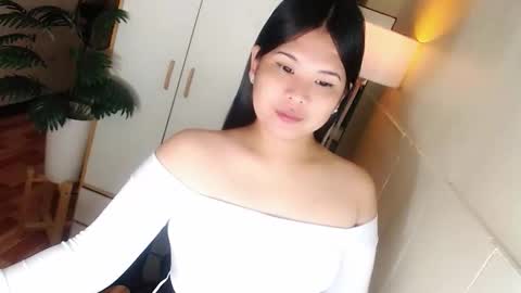 Snapshot of kayleepinay chatting on January 10, 6:26 am Y O U R F U T U R E K A Y L E E online show from January 10, 6:26 am