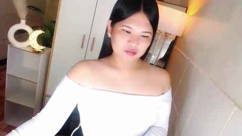 Snapshot of kayleepinay chatting on January 14, 6:35 pm Y O U R F U T U R E K A Y L E E online show from January 14, 6:35 pm