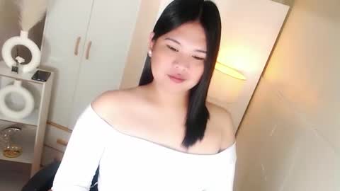 Snapshot of kayleepinay chatting on February 7, 7:50 pm Y O U R F U T U R E K A Y L E E online show from February 7, 7:50 pm