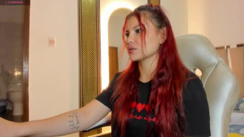 Snapshot of kaylemorris chatting on March 3, 3:34 am Kayle online show from March 3, 3:34 am