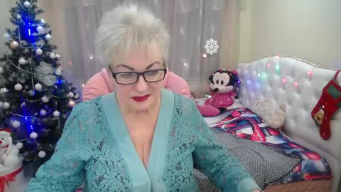 kaylesmoll online show from December 20, 2:30 am