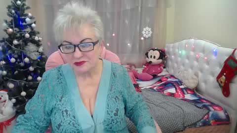 kaylesmoll online show from December 20, 5:36 am