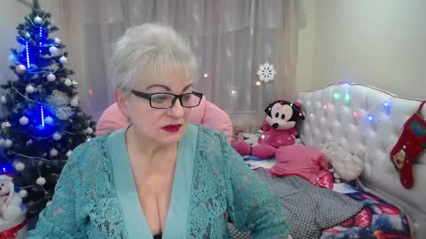 kaylesmoll online show from December 21, 1:58 am