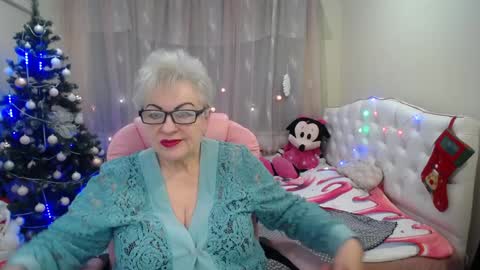 kaylesmoll online show from December 21, 10:40 pm