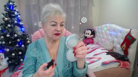 kaylesmoll online show from December 22, 7:21 pm
