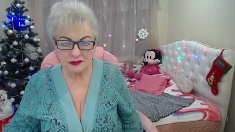 kaylesmoll online show from December 23, 2:13 am