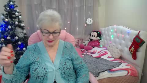 kaylesmoll online show from December 23, 5:28 am