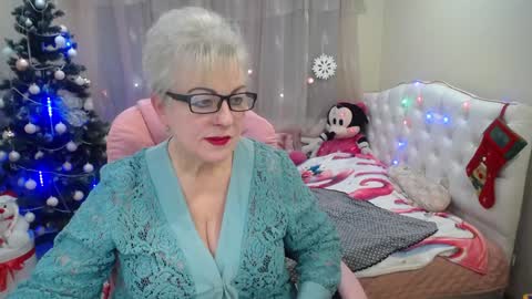 kaylesmoll online show from December 23, 7:52 pm