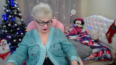 kaylesmoll online show from December 24, 10:28 pm