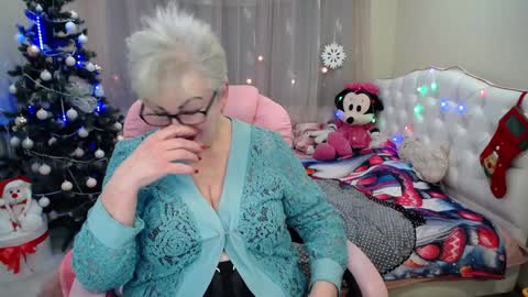 kaylesmoll online show from December 25, 1:31 am