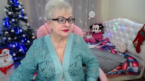 kaylesmoll online show from December 27, 10:26 pm