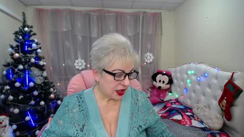 kaylesmoll online show from January 8, 7:45 pm