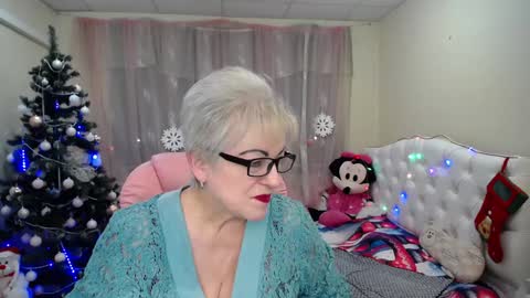 kaylesmoll online show from January 9, 5:34 am
