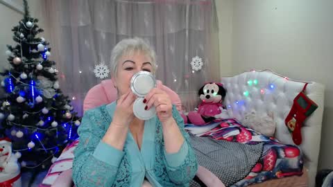 kaylesmoll online show from January 15, 10:24 pm