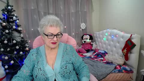 kaylesmoll online show from January 22, 5:16 am