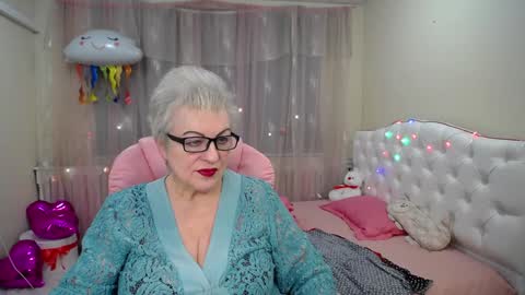 kaylesmoll online show from January 25, 12:59 am
