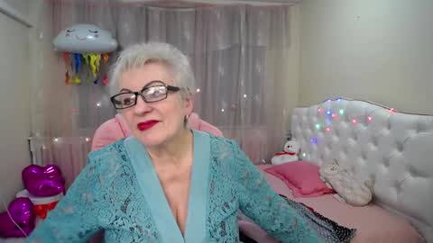 kaylesmoll online show from January 25, 4:02 am