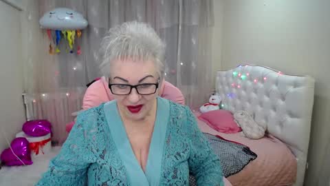 kaylesmoll online show from January 28, 11:17 pm