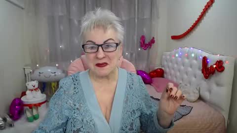 kaylesmoll online show from March 1, 3:43 am
