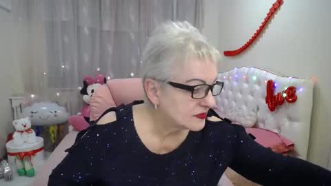 kaylesmoll online show from March 12, 7:17 pm