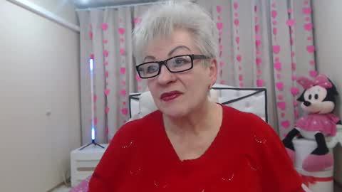 kaylesmoll online show from February 11, 7:41 pm