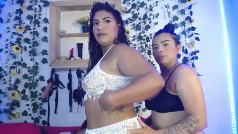 kaylie and dakota  online show from September 27, 1:54 am