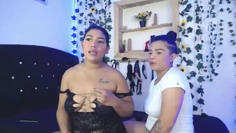 kaylie and dakota  online show from October 21, 10:49 am