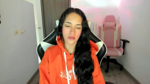 kaylie online show from October 3, 11:07 am