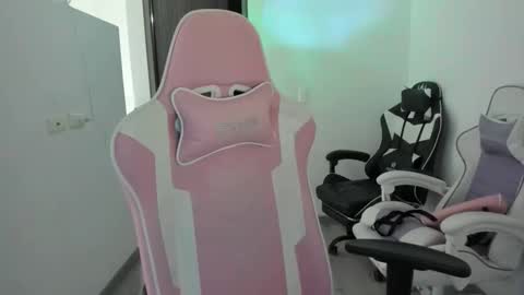 kaylie online show from October 21, 11:11 am