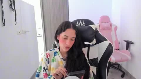 kaylie online show from November 12, 11:43 am