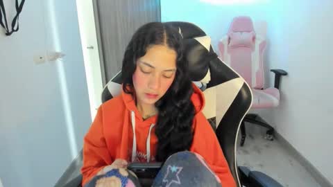 kaylie online show from December 3, 11:41 am