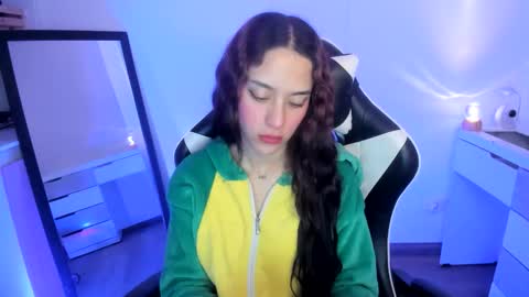 kaylie online show from June 11, 9:29 am