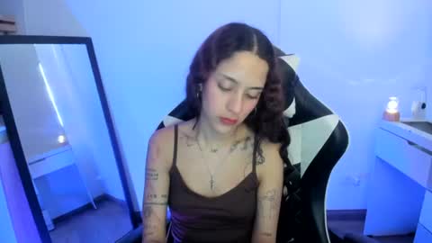 kaylie online show from June 12, 5:34 pm