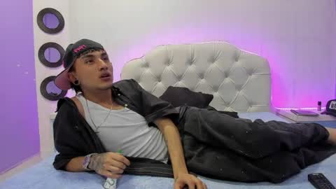 kayn_333 online show from June 13, 6:00 am
