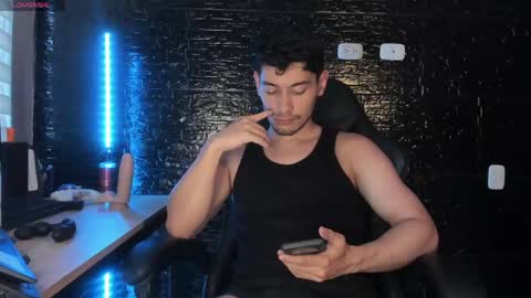 Snapshot of kayn_kalo chatting on April 20, 6:42 pm Kayn online show from April 20, 6:42 pm