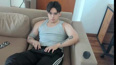 Snapshot of kaynn_b chatting on January 29, 5:45 pm kaynn_b online show from January 29, 5:45 pm