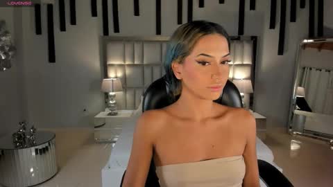 Kay online show from March 19, 3:32 am