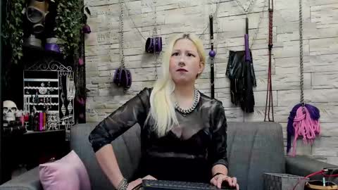 Miss Kazia online show from October 5, 9:13 pm