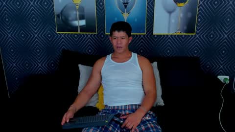 Snapshot of kazuya_nakamura chatting on April 5, 7:33 pm kazuya online show from April 5, 7:33 pm