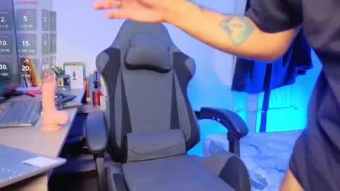 Snapshot of kcleiton chatting on March 29, 6:13 am Alfred - INDEPENDIENT MODEL online show from March 29, 6:13 am