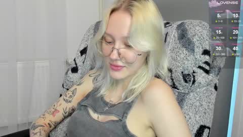 Seb Polly Roxy Jonny online show from December 14, 5:07 am