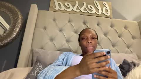 Snapshot of keephimcum69me chatting on October 19, 10:21 pm Keephimcum69me online show from October 19, 10:21 pm