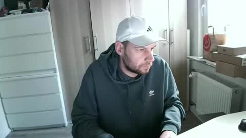 Snapshot of keevo89 chatting on April 16, 5:41 am MargieKeith online show from April 16, 5:41 am