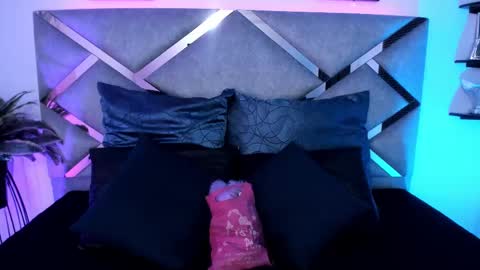 Keidy Monday to Saturday from 200 pm to 810pm  UTC-5 Colombia Time online show from September 30, 7:19 pm