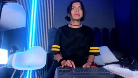 Snapshot of keila_fg chatting on October 24, 7:54 pm keila online show from October 24, 7:54 pm