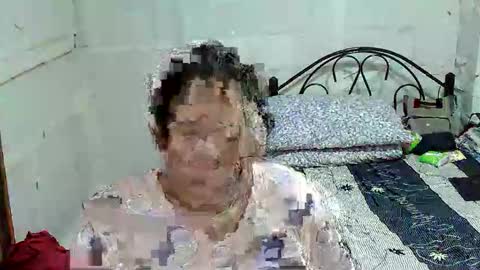 Snapshot of keillar_1024 chatting on March 14, 11:48 am keillar_1024 online show from March 14, 11:48 am