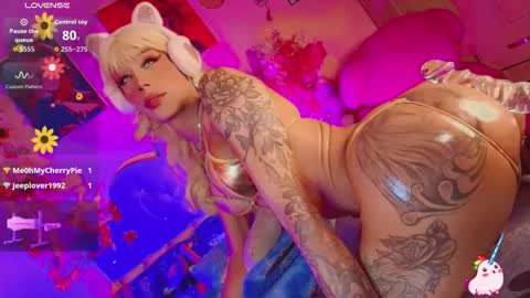 keilyss_ online show from March 28, 11:59 pm